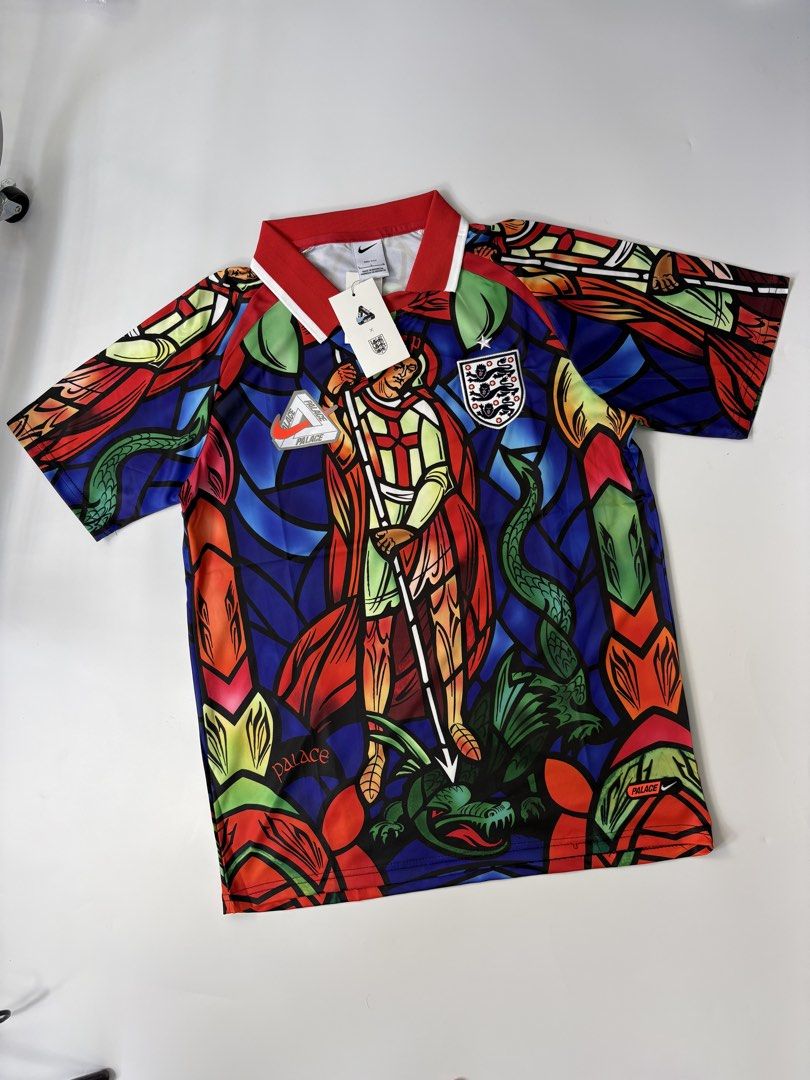 NIKE X PALACE ENGLAND (Category: Tshirts & Polo Shirts ) located in Quezon City. Submitted by one2onemnl (Listing ID 1463363687, Image 1). Description: Brandnew with hangtags No issue Complete tags Size: Large 22x29 Dm to purchase 📩.