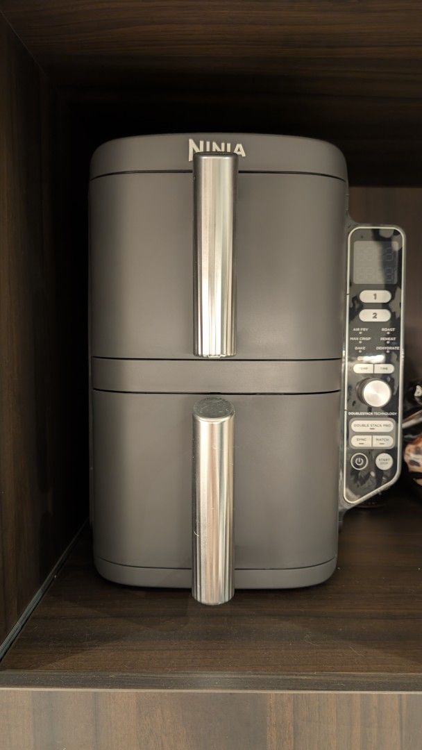 Ninja Double Stack (Category: Fryers) located in Singapore. Submitted by bumpedupkicks (Listing ID 1463481523, Image 1). Description: - Selling because we rarely use it - Little bit of rust on the metal grill, otherwise, everything is ok - No box.