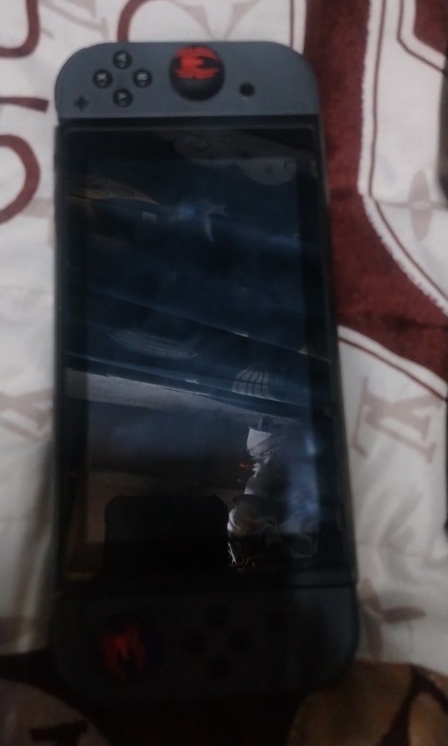 Nintendo switch v1 sechand (Category: Other Mobile & Gadget Accessories) located in Manila. Submitted by dosciento (Listing ID 1463339081, Image 1). Description: Issue: joycon Unit at charger lang at yung lagayan.