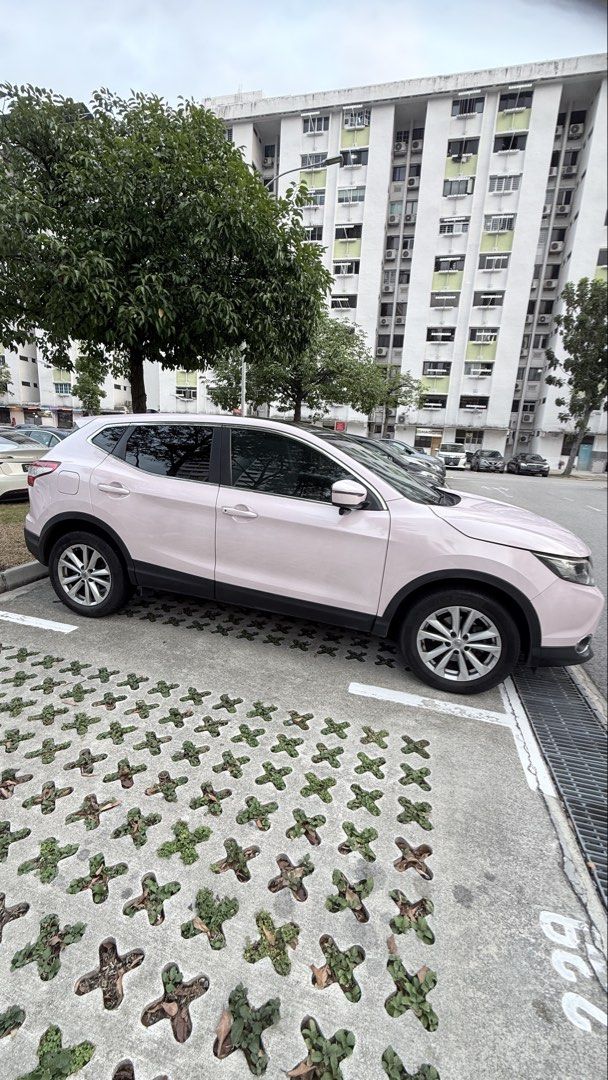 Nissan Qashqai 1.2 DIG-T Premium (A) (Category: Used Cars) located in Singapore. Submitted by antares111 (Listing ID 1463495603, Image 2). Description: Comes with servicing records Recently replaced entire aircon system less than 6 months New Compressor, Condensor and Coiling coil Start stop battery 10 inch high specs Android display Many other wear and parts replaced as well with records. Car is wrapped in pink wrap for a year only. Original dar
