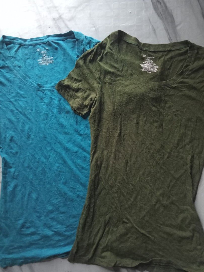 No Boundaries Cotton Blend T-Shirts (2-Pack) (Category: Shirts) located in San Carlos City. Submitted by sweetfurie (Listing ID 1463358874, Image 1). Description: - Two basic t-shirts from No Boundaries - Colors: Teal and Olive Green - Material: Comfortable cotton blend with stretch - Perfect for everyday wear - Easy to pair with any outfit - Great value when bought together.