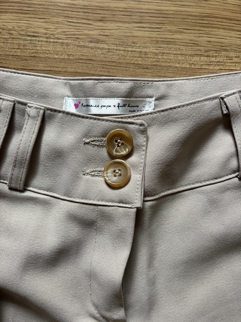 Nude Shorts (Category: Shorts) located in San Pedro. Submitted by nikkiabc.777 (Listing ID 1463346609, Image 3). Description: Nude Shorts - used once; no flaws - working fron pockets and buttons - false pockets ar back - size 25-26.