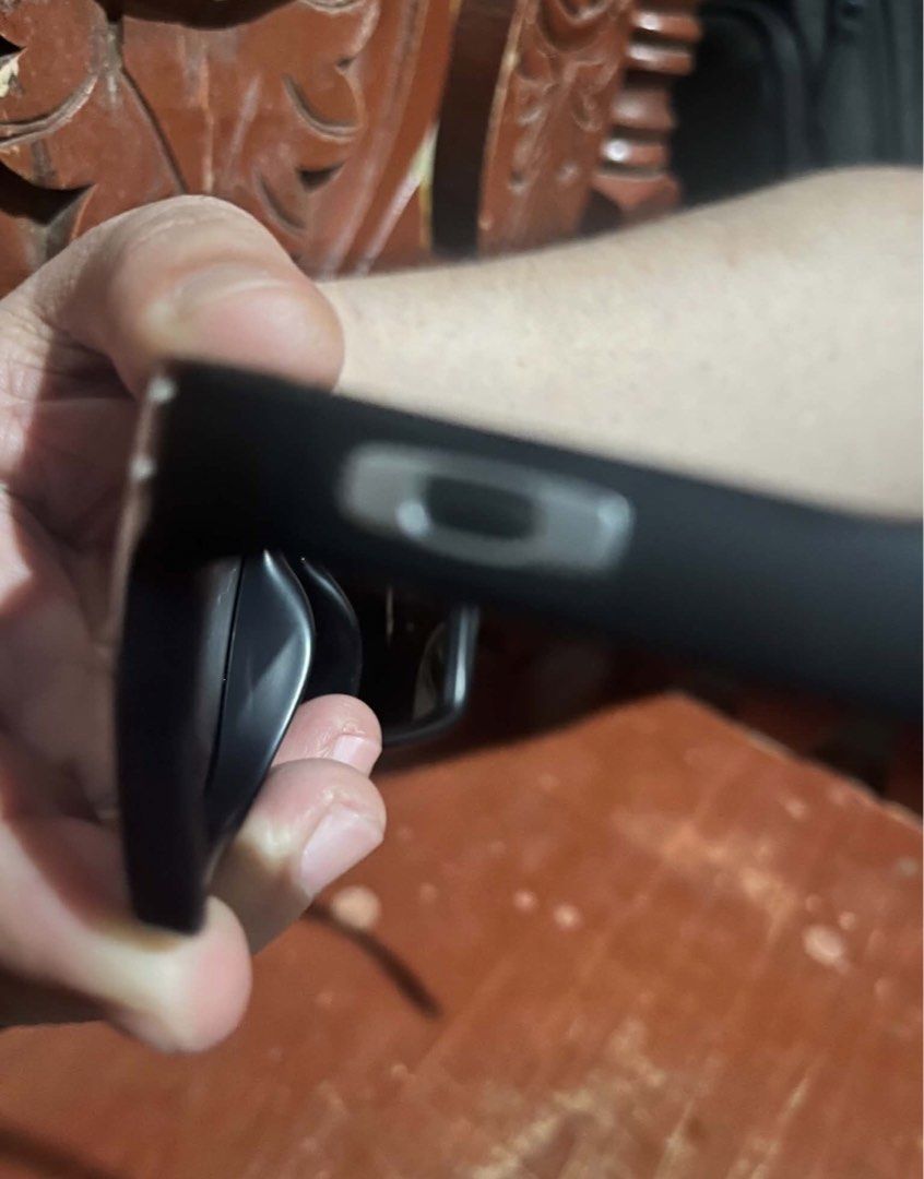 oakley holbrook black xl (Category: Sunglasses & Eyewear) located in Caloocan City. Submitted by JennMT (Listing ID 1463422107, Image 3). Description: oakley holbrook black xl With tag.