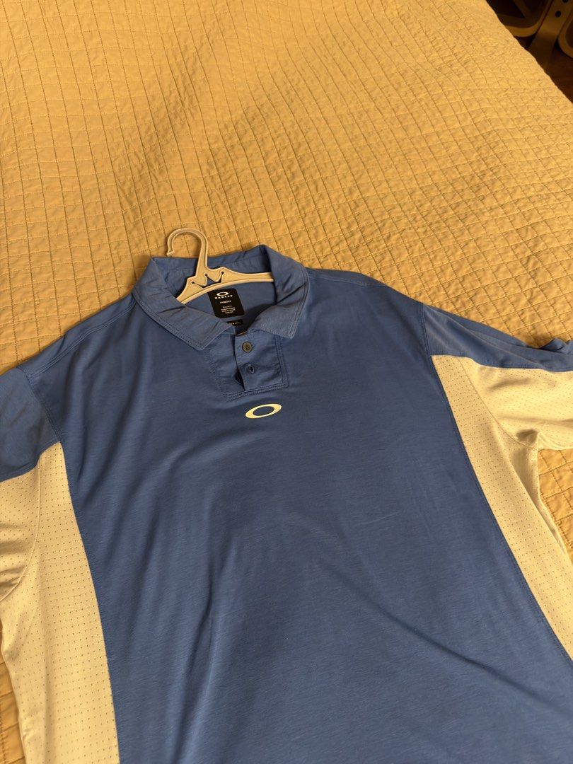 Oakley Hydrolux Golf Shirt (Category: Tshirts & Polo Shirts ) located in San Juan City. Submitted by malaysianmilo (Listing ID 1463439447, Image 1). Description: 29x22 Sf to be paid by buyer.