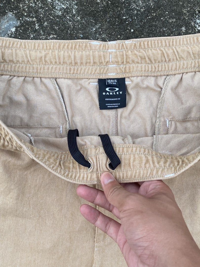 Oakley shorts size 36x22 (Category: Shorts) located in Iloilo. Submitted by thriftxside (Listing ID 1463452046, Image 3). Description: .