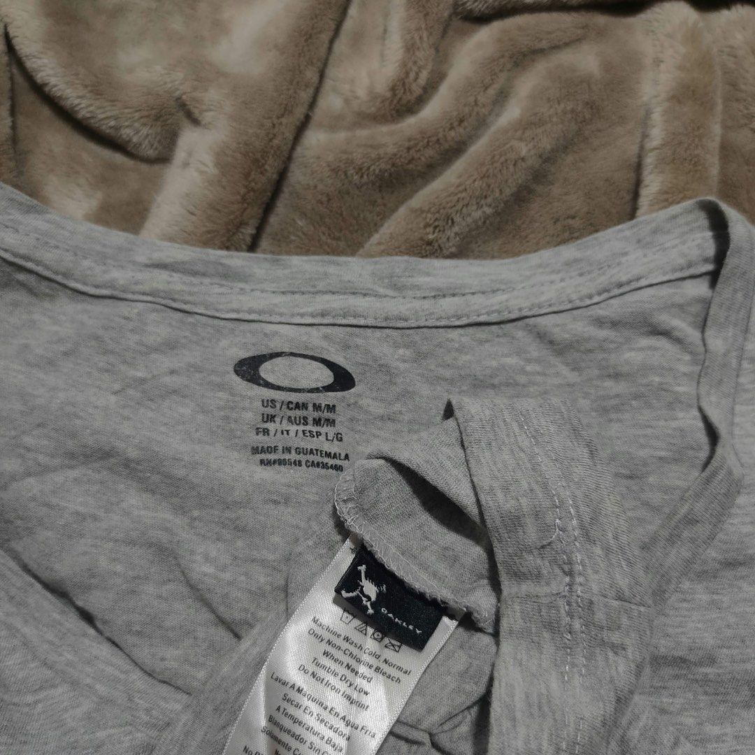 Oakley Vneck Top (Category: Blouses) located in Manila. Submitted by theactualized (Listing ID 1463364427, Image 3). Description: .