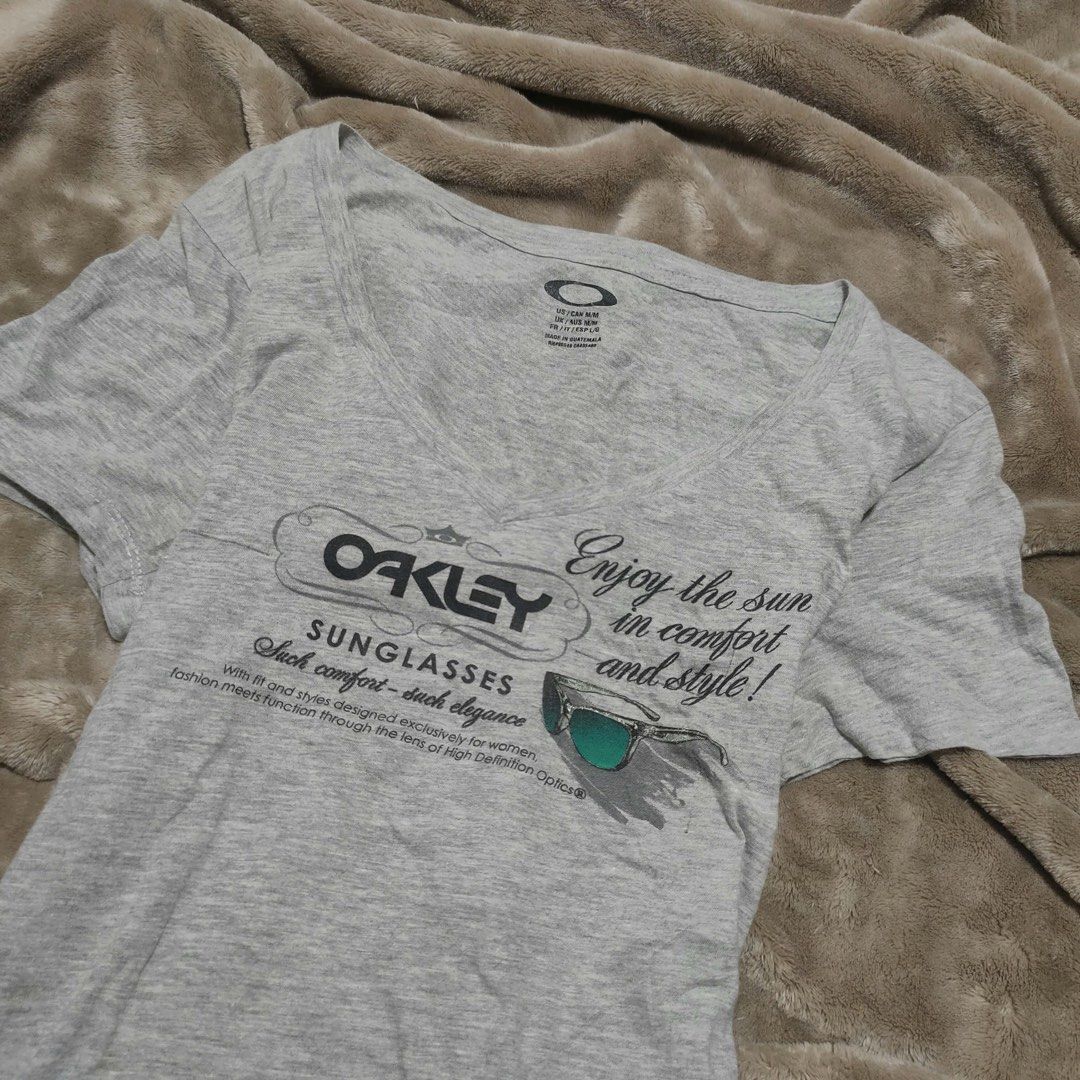 Oakley Vneck Top (Category: Blouses) located in Manila. Submitted by theactualized (Listing ID 1463364427, Image 2). Description: .