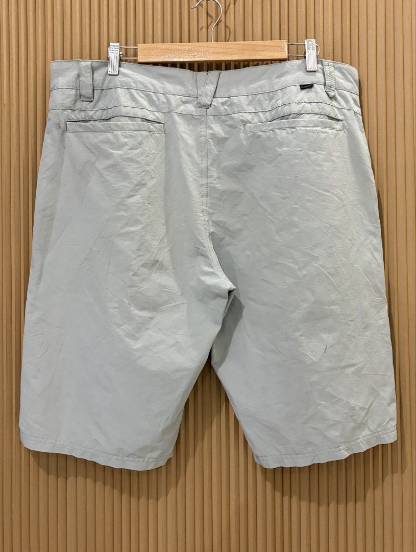 Oakley walk short (Category: Shorts) located in Talavera. Submitted by lucios_locker (Listing ID 1463347585, Image 3). Description: For sale‼️ Oakley Walk Short SIZE 38 LENGTH 22 inches LEG OPENING 11.5 inches EXCELLENT CONDITION NO ISSUE NO FLAWS PRICE 780 plus sf 📍NUEVA ECIJA.