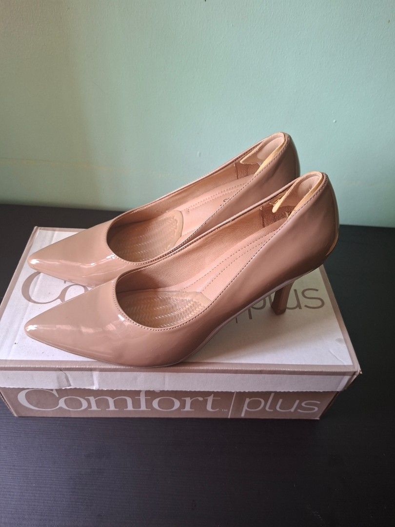 Nude Pointed Stilleto Heels size 9 (From Payless) (Category: Heels) located in Manila. Submitted by cholynne (Listing ID 1463345448, Image 2). Description: Heels good for events, casual and formal wear. Bought from Payless Twice lang nagamit for client meeting. Decluterring Message me if want more pictures ng heels LOCATION MANILA.