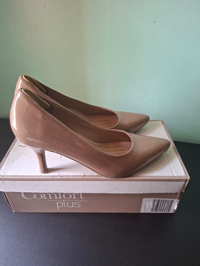 Nude Pointed Stilleto Heels size 9 (From Payless) (Category: Heels) located in Manila. Submitted by cholynne (Listing ID 1463345448, Image 3). Description: Heels good for events, casual and formal wear. Bought from Payless Twice lang nagamit for client meeting. Decluterring Message me if want more pictures ng heels LOCATION MANILA.