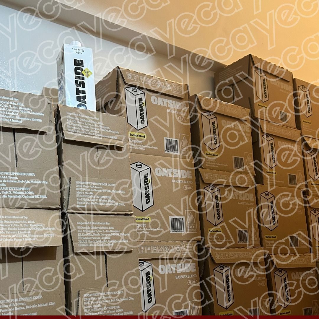 Old Formula Oatside Barista Blend 1L (Category: Beverages) located in Quezon City. Submitted by yeca.goods (Listing ID 1463494091, Image 2). Description: Open for bulk orders :) OLD FORMULA Oatside Barista Blend ready for dispatch in Quezon City. 📦 Details Size: 1 Box (6 x 1L cartons) Expiry: 2027 Storage: Room temperature (refrigerate after opening) Per 1L - ₱140 1 Box -₱820 📍 Logistics Buyer books and shoulders Lalamove/Grab from our QC dispa