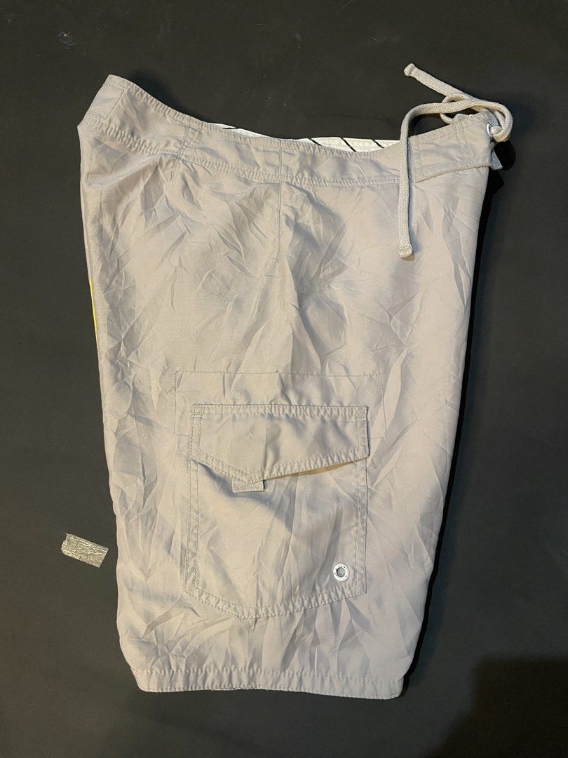 OLD NAVY BOARD SHORT (Category: Shorts) located in Cebu City. Submitted by grand_kian (Listing ID 1463460797, Image 2). Description: WAIST-32-36 ISSUE LAST PIC.