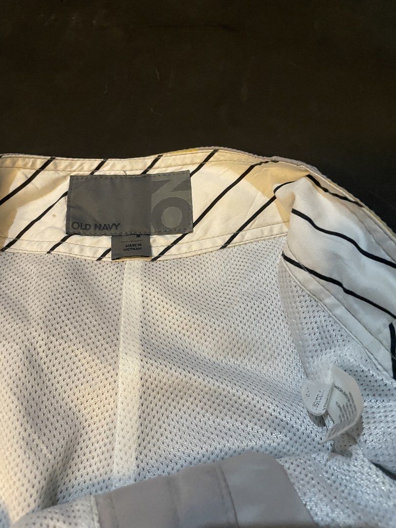 OLD NAVY BOARD SHORT (Category: Shorts) located in Cebu City. Submitted by grand_kian (Listing ID 1463460797, Image 3). Description: WAIST-32-36 ISSUE LAST PIC.