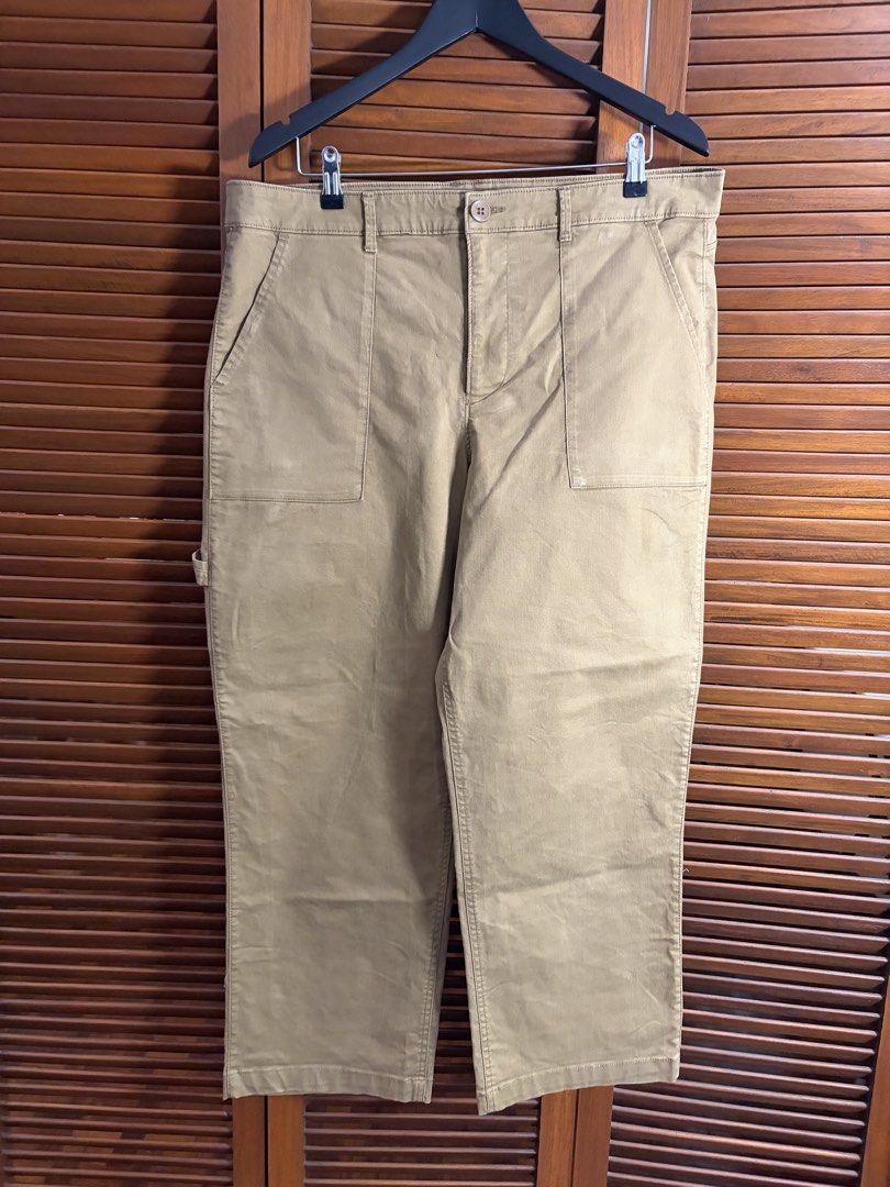 Old Navy Khaki Carpenter Pants Size 16 (Category: Jeans) located in Quezon City. Submitted by offload.rpl (Listing ID 1463380465, Image 1). Description: - Brand: Old Navy - Type: Khaki Carpenter Pants - Size: 16 - Fit: Relaxed - Features: Multiple pockets, button and zip fly - Ideal for: Everyday wear, work - Origin: Made in Indonesia - Condition: Please check photos for details.
