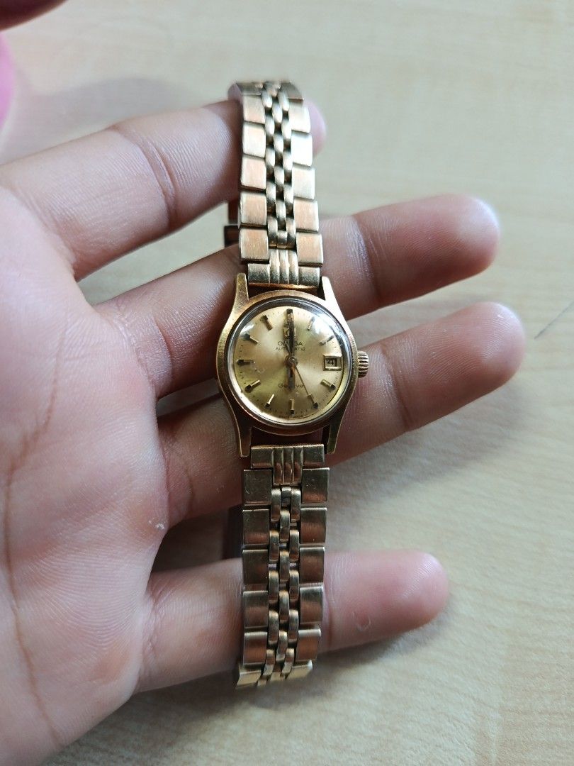 Omega Ladies watch (Category: Luxury Watches) located in Paranaque City. Submitted by elijahromera (Listing ID 1463410045, Image 1). Description: Issue: hindi mahugot ung crown pero sariwa pa makina Parañaque loc.