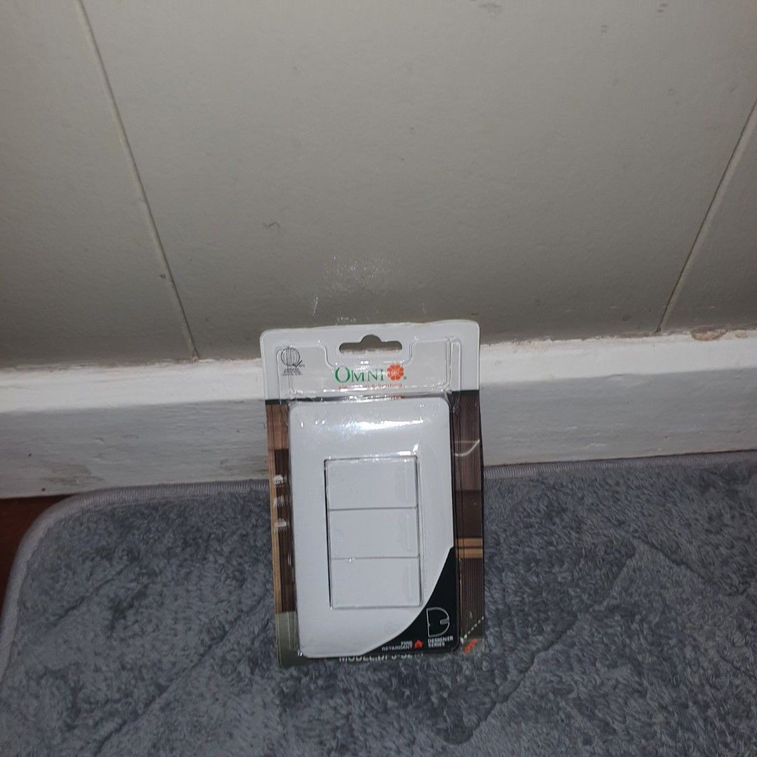 Omni light switch 3 switch (Category: Craft Supplies & Tools) located in Manila. Submitted by mr.fast (Listing ID 1463329467, Image 2). Description: .