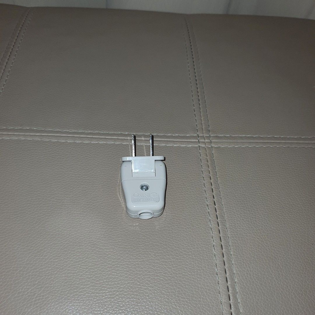 Omni swing type plug (Category: Craft Supplies & Tools) located in Pasig City. Submitted by fast-ship (Listing ID 1463328528, Image 2). Description: .