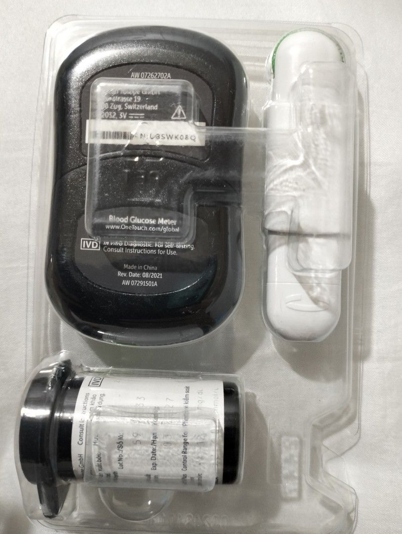 OneTouch Select Plus Simple Blood Glucose Meter Kit (Category: Medical Supplies & Tools) located in Bacoor. Submitted by biala17 (Listing ID 1463428203, Image 2). Description: - OneTouch Select Plus Simple Blood Glucose Monitoring System - Includes: Blood glucose meter, lancing device - Easy to use for quick and accurate readings - 3-color indicator for simple result interpretation - Ideal for managing your health.