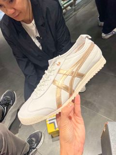 (Category: ) located in . Submitted by tamcloset960 (Listing ID 1463333128, Image 1). Description: .