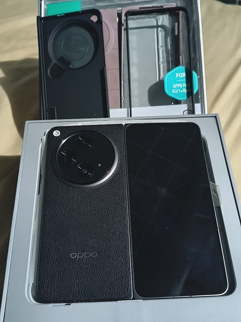 Oppo Find N3 Fold 12/512 CN Rom (Category: OPPO) located in Binan City. Submitted by lovestartswdl (Listing ID 1463488993, Image 2). Description: Oppo Find N3 Fold 12/512 CN Rom - No issues - 93% Battery health - Smooth overall, pwede sa maselan - With box, 2 case, orig cable and adaptor, manuals DM for inquiries. Biñan, Laguna.