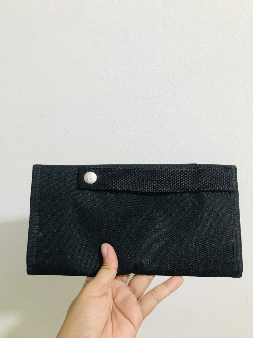 ORGANIZER POUCH (Category: Purses & Pouches) located in Gamu. Submitted by 2022bagsbunny (Listing ID 1463391287, Image 2). Description: .
