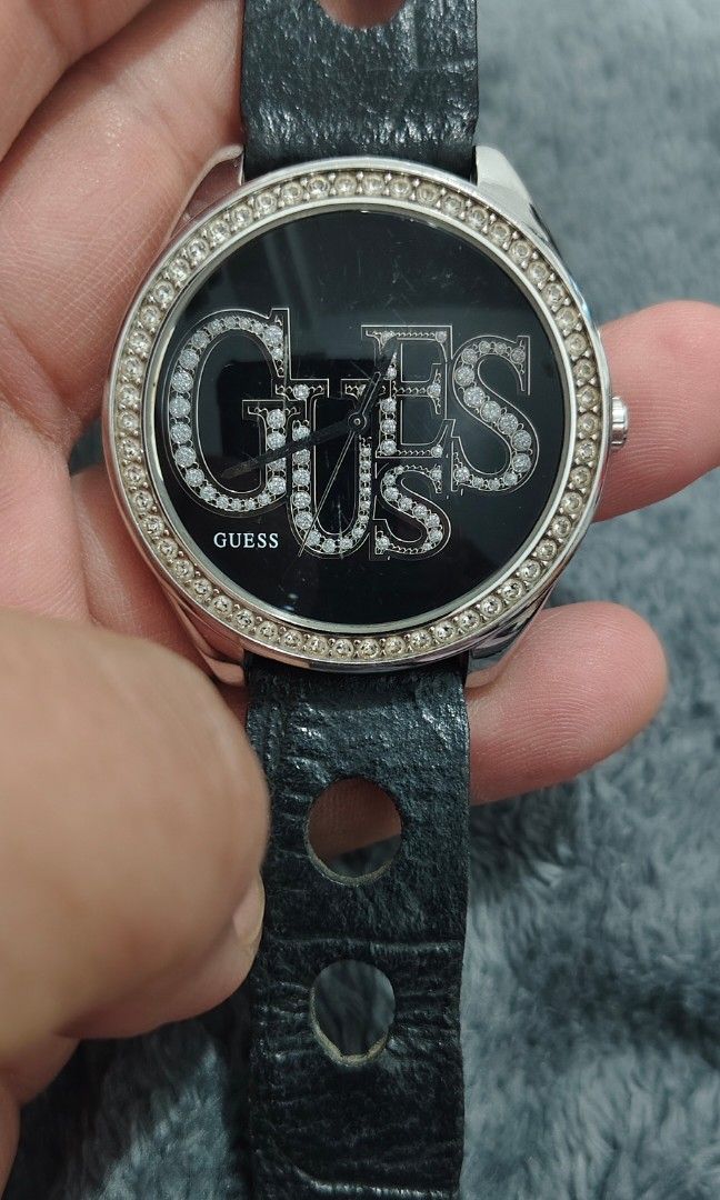 Original Guess Watch ( Unisex) (Category: Men's Watches) located in Cebu City. Submitted by aceoftime (Listing ID 1463516587, Image 2). Description: In good working condition Model:W80032L1 Analog quartz movt Fitted with black rally design leather strap Watch only ⁹ Our Guarantee: 💯 Authentic All watches are checked by our experienced technician to ensure good functionality Please manage your expectations since these are preloved watches some ma