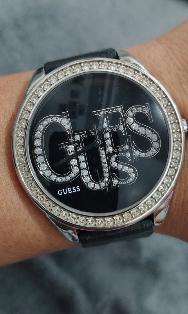 Original Guess Watch ( Unisex) (Category: Men's Watches) located in Cebu City. Submitted by aceoftime (Listing ID 1463516587, Image 3). Description: In good working condition Model:W80032L1 Analog quartz movt Fitted with black rally design leather strap Watch only ⁹ Our Guarantee: 💯 Authentic All watches are checked by our experienced technician to ensure good functionality Please manage your expectations since these are preloved watches some ma