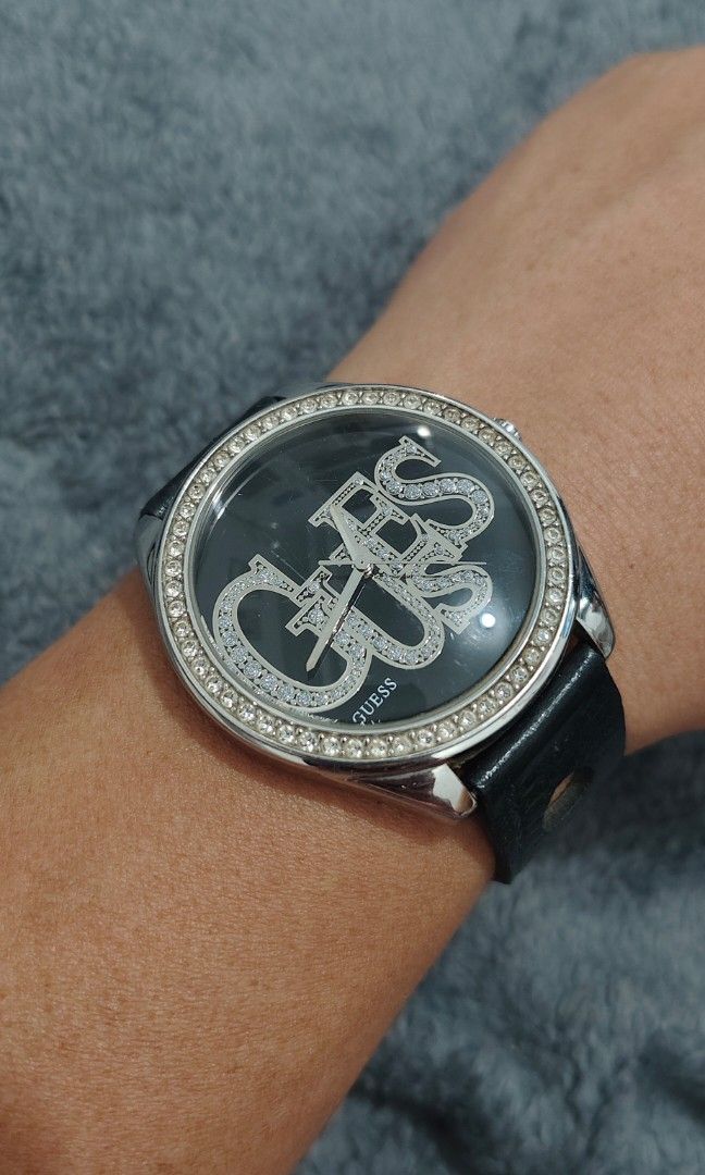 Original Guess Watch ( Unisex) (Category: Men's Watches) located in Cebu City. Submitted by aceoftime (Listing ID 1463516587, Image 1). Description: In good working condition Model:W80032L1 Analog quartz movt Fitted with black rally design leather strap Watch only ⁹ Our Guarantee: 💯 Authentic All watches are checked by our experienced technician to ensure good functionality Please manage your expectations since these are preloved watches some ma