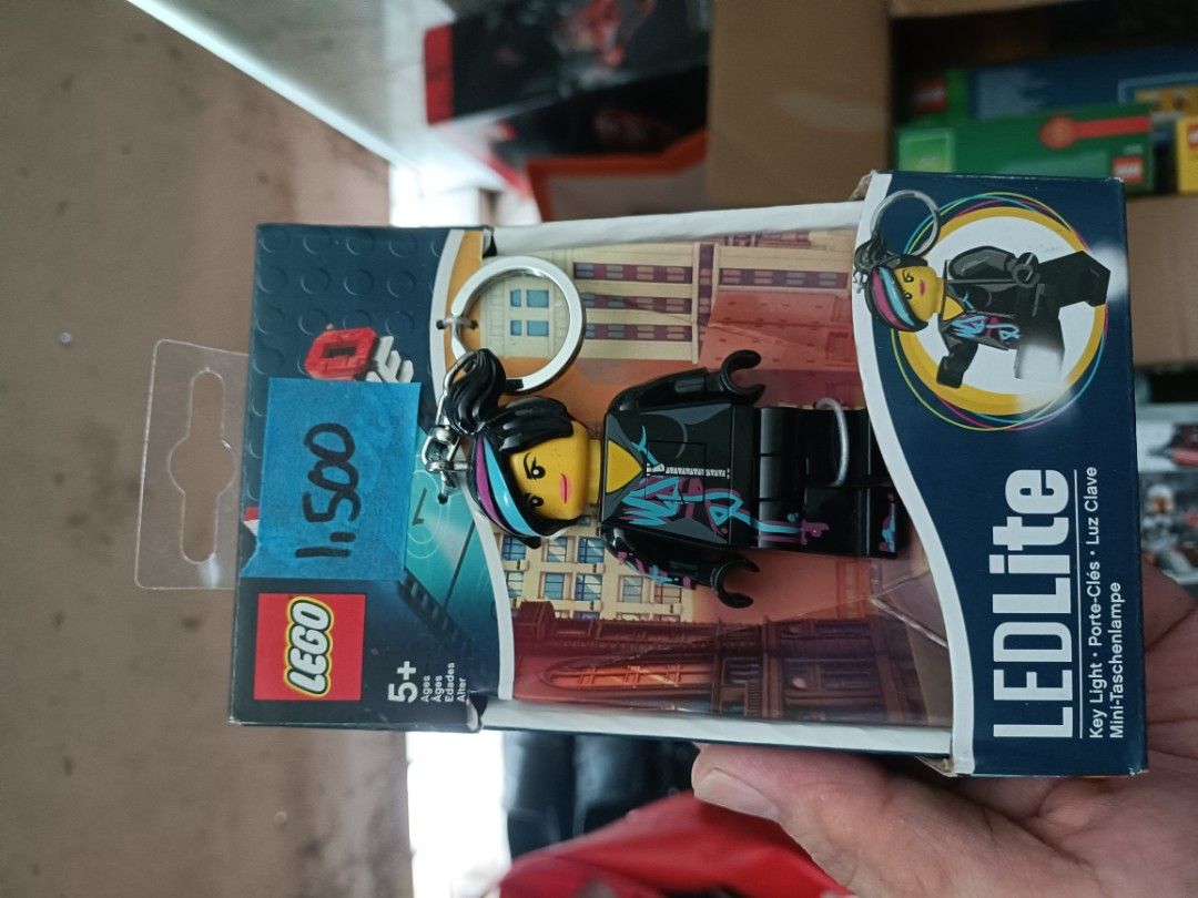 Original Lego flash light (Category: Lego & Building Sets) located in Manila. Submitted by brightstone-982e (Listing ID 1463392691, Image 1). Description: sealed.