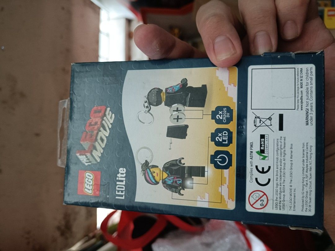 Original Lego flash light (Category: Lego & Building Sets) located in Manila. Submitted by brightstone-982e (Listing ID 1463392691, Image 2). Description: sealed.