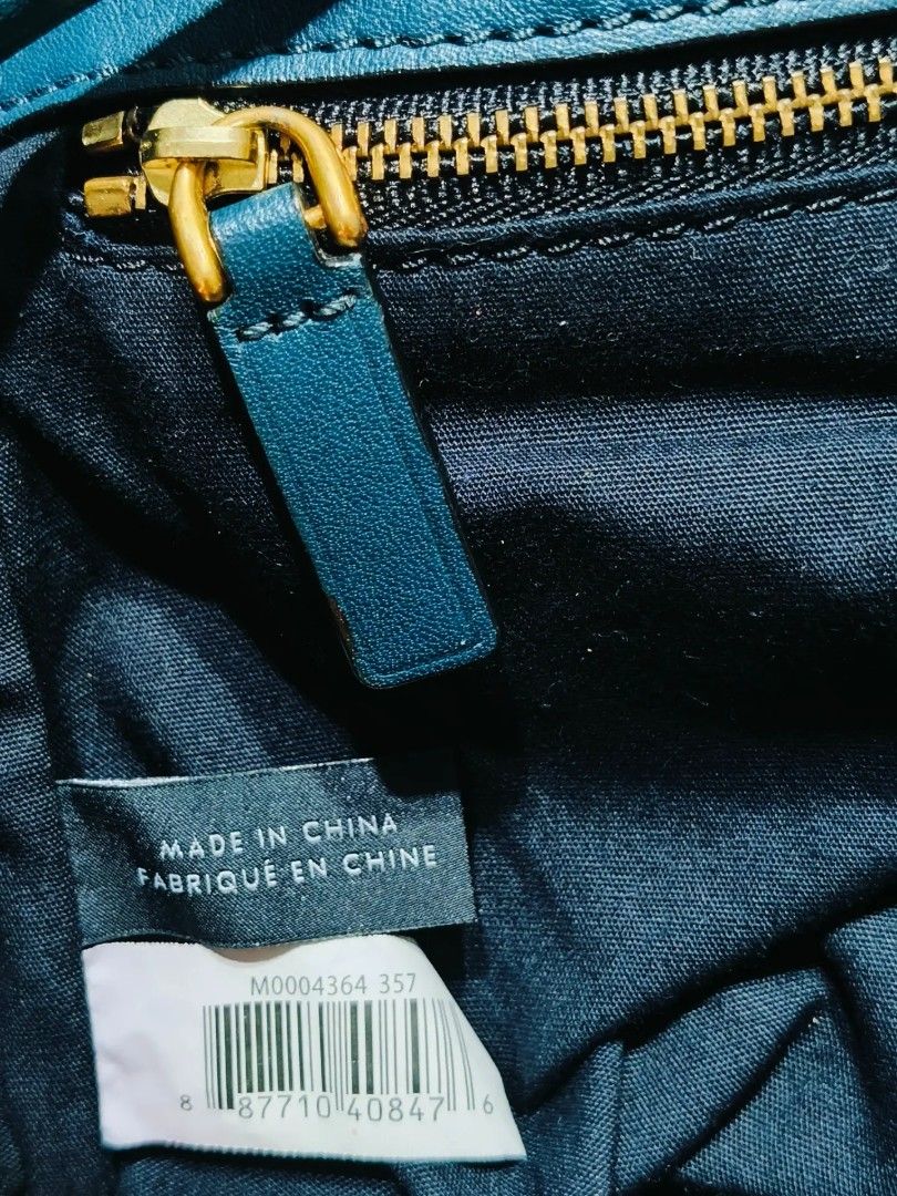 Original MARC JACOBS (Category: Backpacks) located in Caloocan City. Submitted by secondhand_shop2 (Listing ID 1463549611, Image 3). Description: Sale❗️Sale❗️Sale❗️ ₱ 2,899 Original MARC JACOBS Dark teal Medium Pure genuine leather 📌First to pay!.