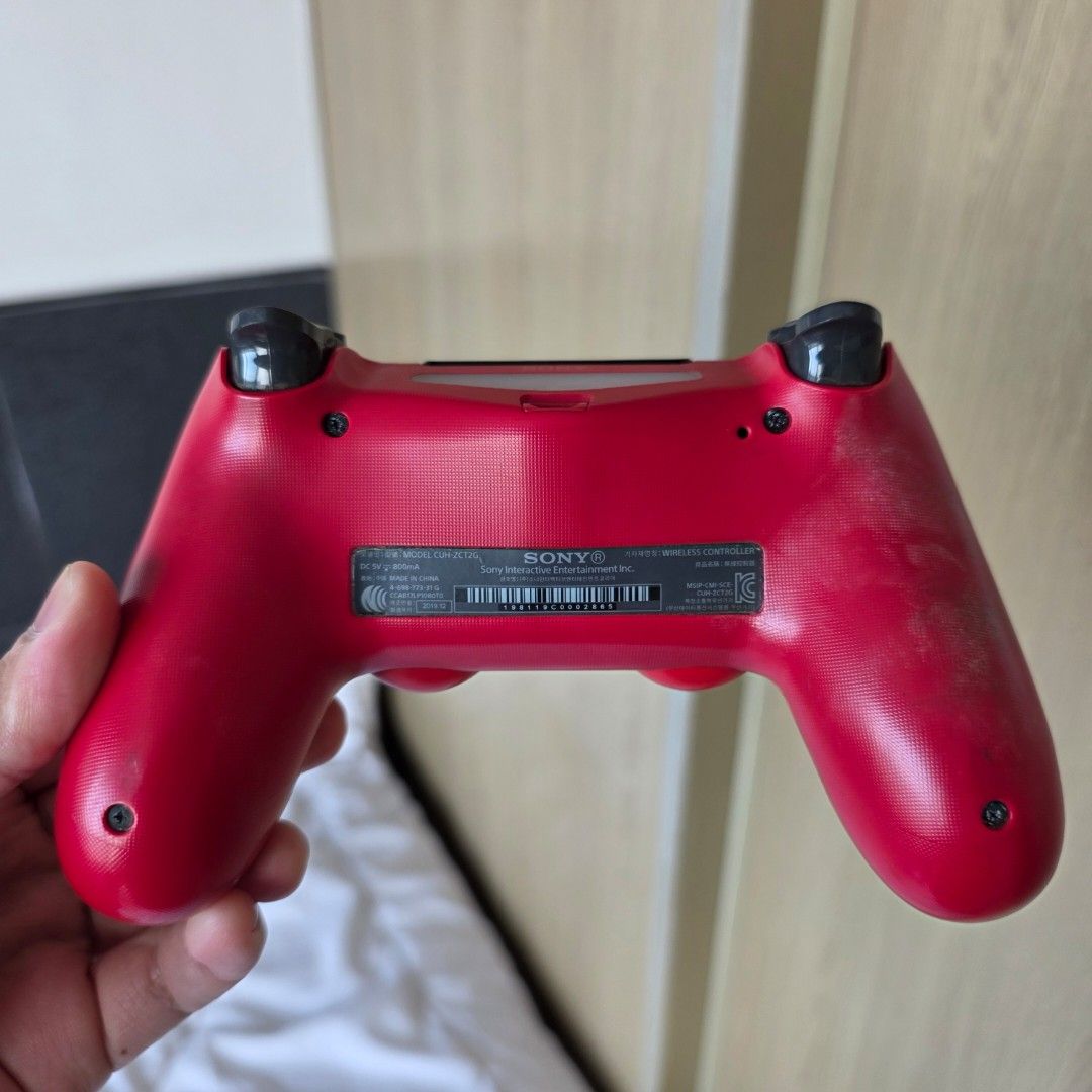 Original Ps4 Controller V2 Ds4 Red (Category: Controllers) located in Manila. Submitted by sweettotes_ph (Listing ID 1463365888, Image 2). Description: Version 2 Original No issues No drift Fully working Good condition Controller only Note: rubber sa joystick kumupas lang does not affect performance For pickup or delivery Bdo Gcash Maya Gotyme payment.