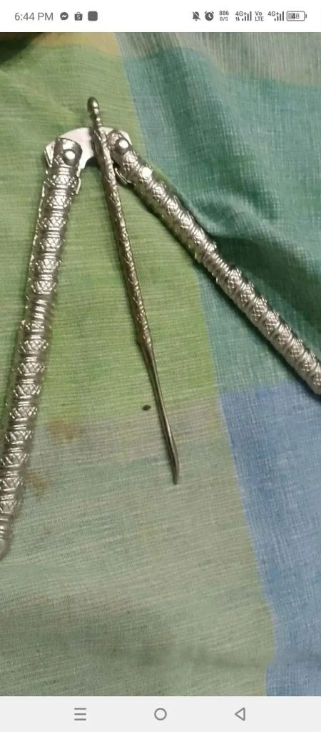 Ornate Nutcracker (Category: Hiking & Camping) located in Caloocan City. Submitted by niloesmadi (Listing ID 1463462033, Image 1). Description: - Silver plated - Textured handle for secure grip - Dull blade, perfect for safe practice and learning tricks - Opens and closes smoothly - A fun tool for enthusiasts.