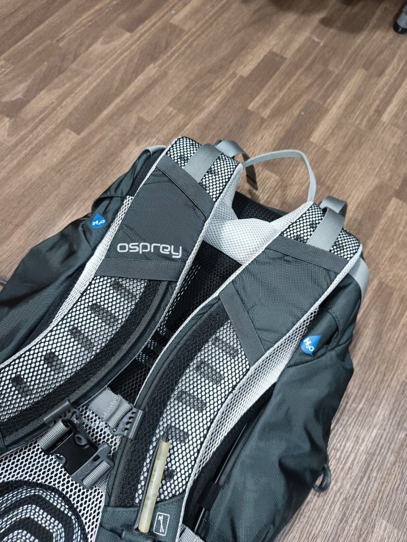 Osprey Stratos 34 hiking backpack (Category: Backpacks) located in Baguio. Submitted by activeloots (Listing ID 1463513602, Image 3). Description: Osprey Stratos 34 hiking backpack 34Liters W/ rain cover Auth / orig Very good to excellent condition Sign of usage print 3200 +sf Dm 🗯 Baguio City location📍.
