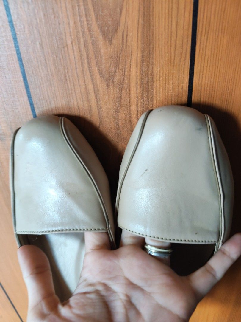 OTTO Slingback Sandals Beige Size 24-80 (Category: Flats & Sandals) located in Las Pinas. Submitted by christen03 (Listing ID 1463327660, Image 2). Description: - Beige OTTO slingback sandals - Size 24-80 (7) - Features a strap around the heel with a buckle - Still wearable -minimal flaw.