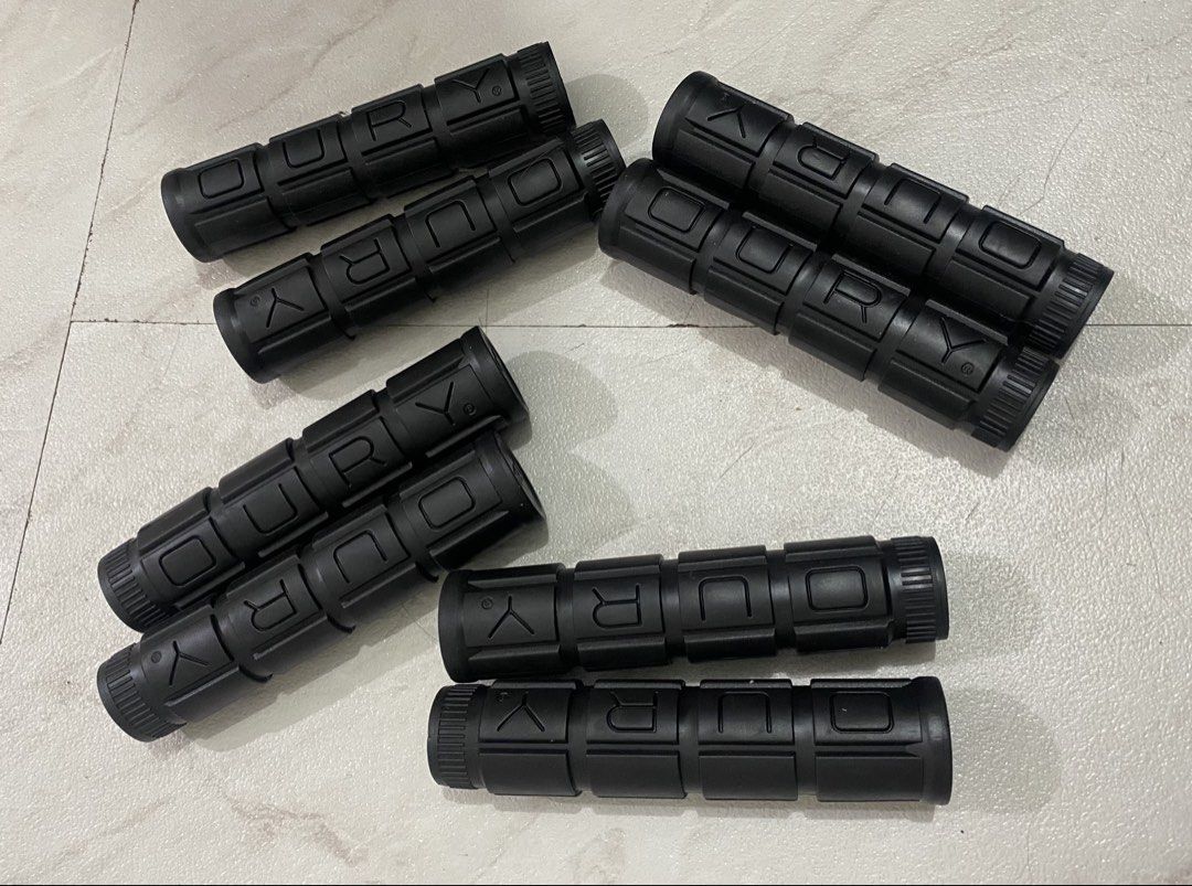 Oury V2 (Category: Bicycles) located in Taguig. Submitted by gerard02700 (Listing ID 1463354831, Image 1). Description: For sale Oury V2 grips brand new 700 pesos.