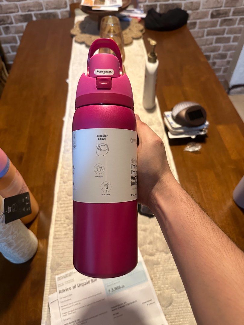 Owala Freesip 32oz - Read My Lips (Category: Water Bottles & Tumblers) located in Pasig City. Submitted by thesipsnapofficial (Listing ID 1463515383, Image 3). Description: .