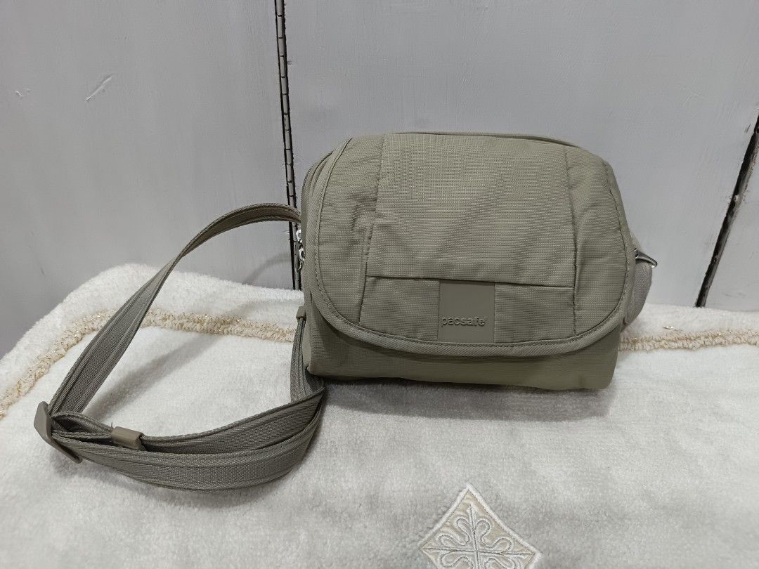 Pacsafe Metrosafe LS140 (Category: Sling Bags) located in Baguio. Submitted by activeloots (Listing ID 1463515640, Image 2). Description: Pacsafe Metrosafe LS140 Anti-Theft Compact Crossbody Bag Authentic 💯 Excellent condition 3500 + sf Baguio city location.