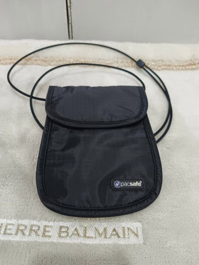 Pacsafe Pouchsafe (Category: Belt bags, Clutches and Pouches) located in Baguio. Submitted by activeloots (Listing ID 1463514046, Image 3). Description: Pacsafe Pouchsafe Neck pouch Authentic💯 Excellent condition 1500 + sf BAGUIO CITY.
