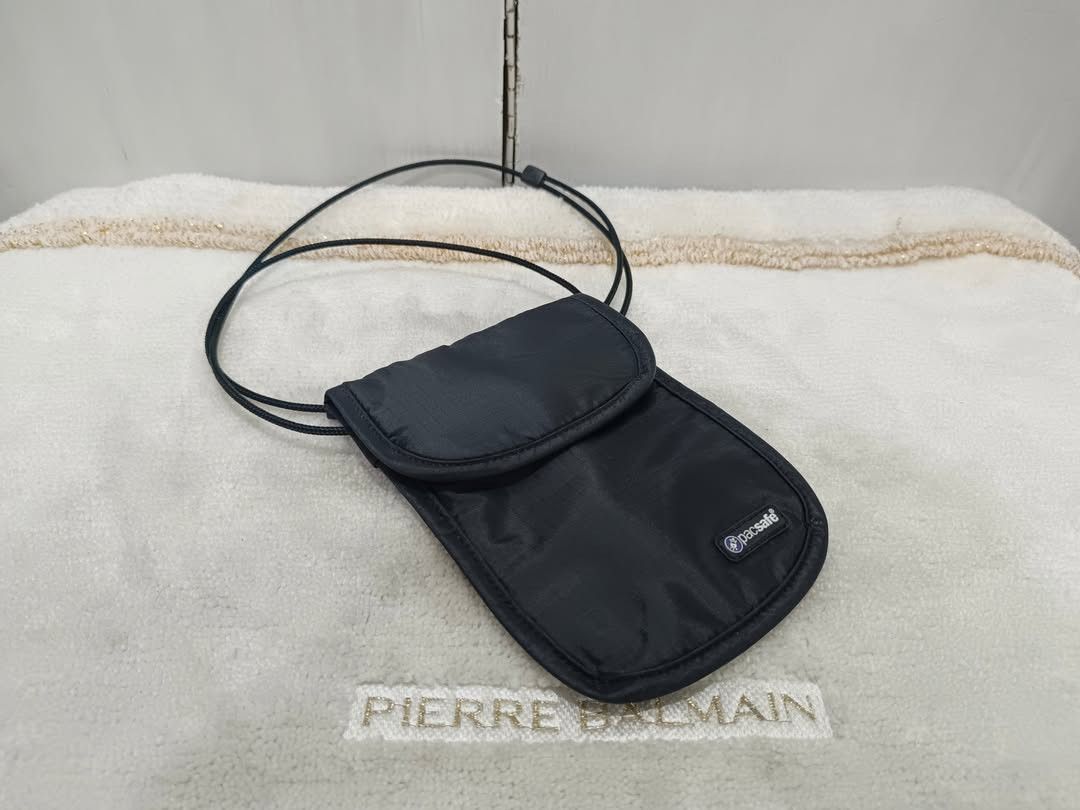 Pacsafe Pouchsafe (Category: Belt bags, Clutches and Pouches) located in Baguio. Submitted by activeloots (Listing ID 1463514046, Image 1). Description: Pacsafe Pouchsafe Neck pouch Authentic💯 Excellent condition 1500 + sf BAGUIO CITY.