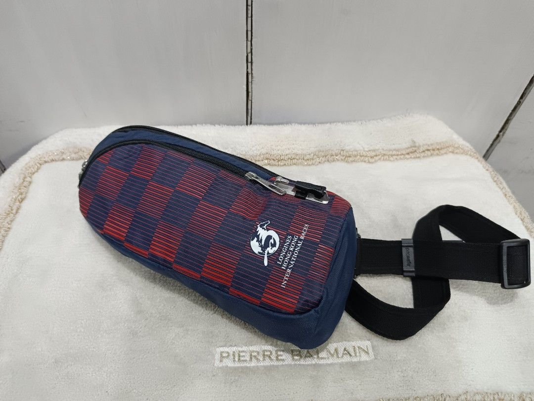 Pacsafe Vibe 150 (Category: Sling Bags) located in Baguio. Submitted by activeloots (Listing ID 1463515373, Image 1). Description: Pacsafe Vibe 150 Cross Body Pack Authentic💯 Excellent condition 2800 + sf Dm to purchase Baguio City location.