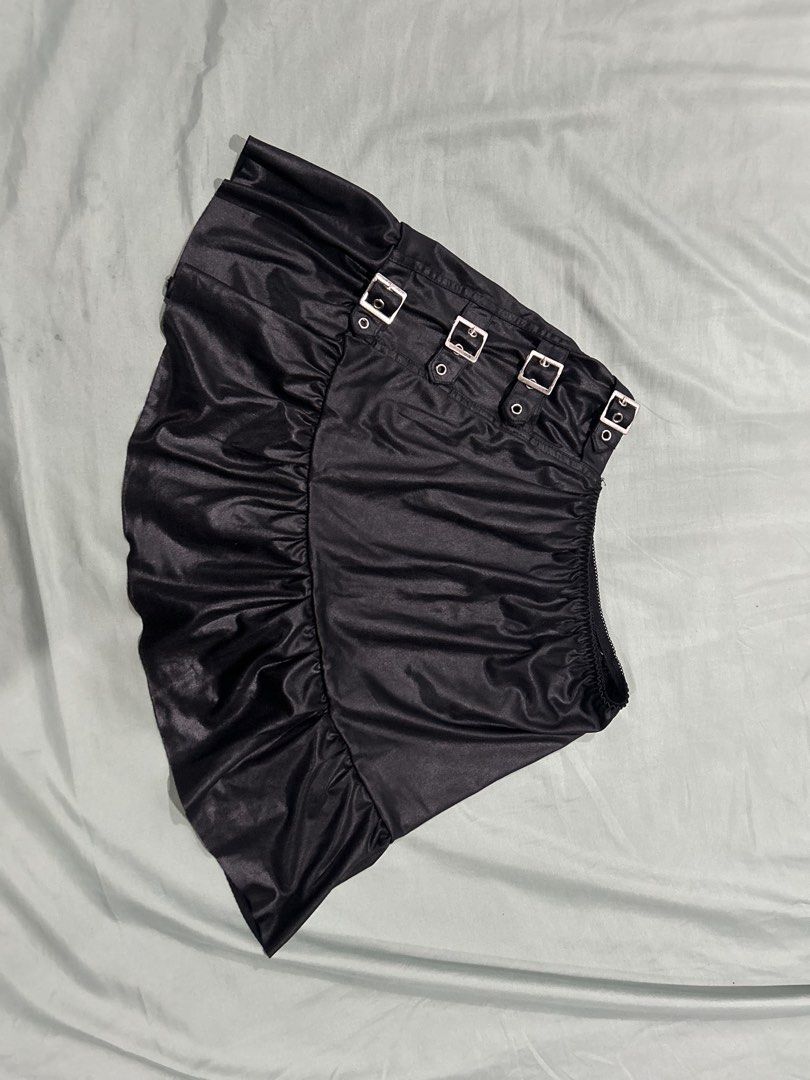 palda leatherlike black (Category: Dresses) located in Talisay. Submitted by artmeus (Listing ID 1463469934, Image 2). Description: payment first po thru cashg + shipping fee via jnt.