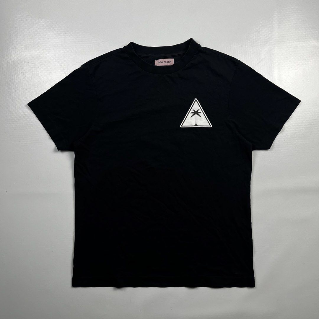 Palm Angels (Category: Tshirts & Polo Shirts ) located in Lucena. Submitted by RAGGGGSSSS (Listing ID 1463441014, Image 1). Description: Palm Angels “Palm Tree” XS on Tag 26.5x19.5 Excellent Condition 9.5/10 Color rate No issue 650 .