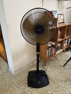 (Category: ) located in . Submitted by milo_romy (Listing ID 1463442288, Image 1). Description: .