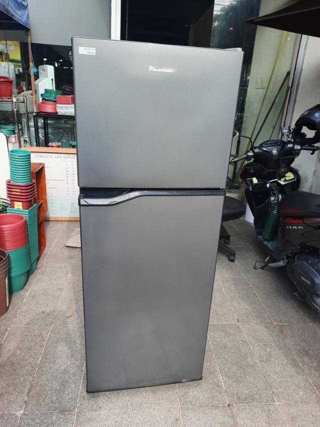 Panasonic Two-Door Refrigerator (Category: Refrigerators and Freezers) located in San Pedro. Submitted by cgi.saversplustrading (Listing ID 1463347859, Image 1). Description: - Panasonic two-door refrigerator inverter - Top freezer, bottom fridge - Plenty of shelf space - Sleek grey exterior - Works well - Ideal for small spaces or as a secondary fridge.
