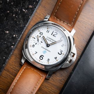 (Category: ) located in . Submitted by anotherwatchstore (Listing ID 1463413329, Image 1). Description: .