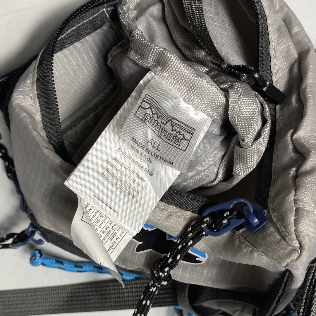 PATAGONIA SLING BAG (Category: Sling Bags) located in Manila. Submitted by valuable_rags (Listing ID 1463433729, Image 3). Description: PATAGONIA SLING BAG CONDITION: EXCELLENT SIZE : MEDIUM DIMENSION: W10 x L7 ISSUE: NONE .