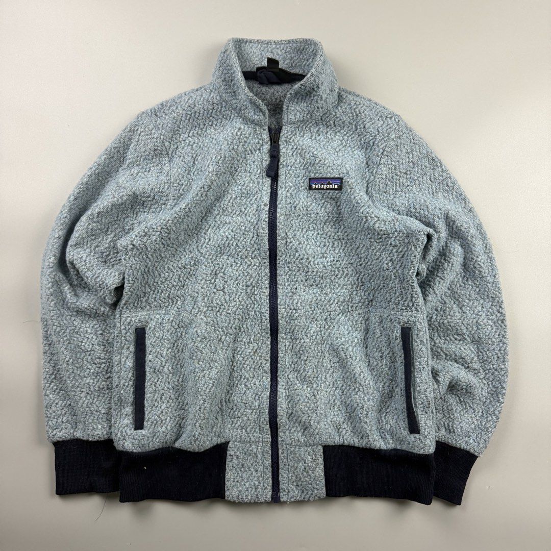 Patagonia woolyester (Category: Coats, Jackets and Outerwear) located in Cavite. Submitted by epiboie (Listing ID 1463454930, Image 1). Description: patagonia woolyester fleece jacket Size xs 18.5x22.5 Color rate: 9.5/10 excellent condition No issue.