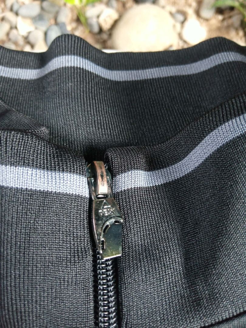 Peak zip-up track jacket (Category: Coats, Jackets and Outerwear) located in Pasig City. Submitted by rjkfindsofficial (Listing ID 1463402975, Image 2). Description: -Dimes Length: 26 Width: 21 -No issue -all zipper working -Complete tags.