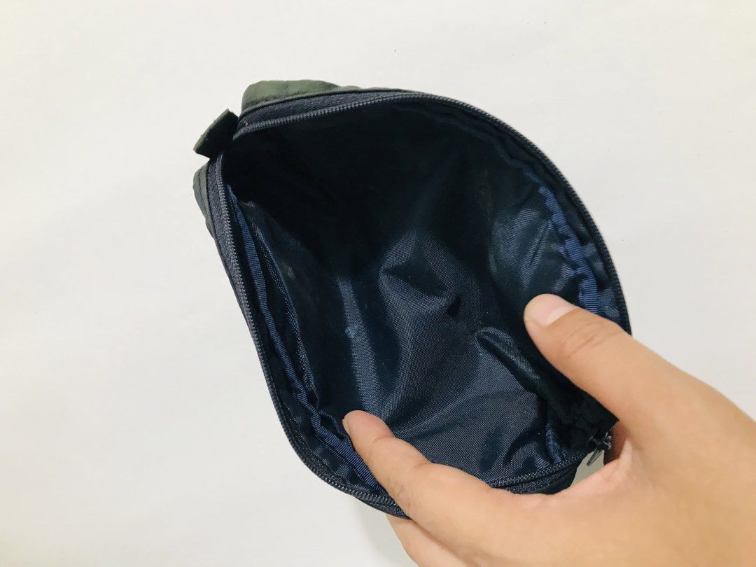 PENCILHOLDER (Category: Purses & Pouches) located in Gamu. Submitted by 2022bagsbunny (Listing ID 1463379614, Image 3). Description: .